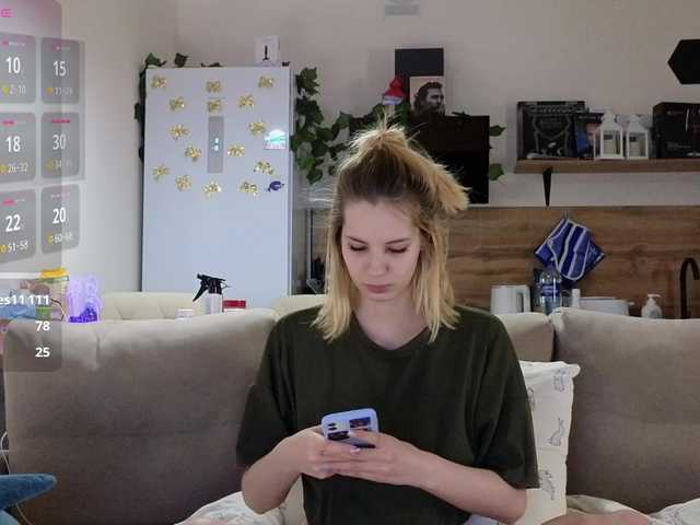 Live sex webcam photo for Girlalonehome #290952843