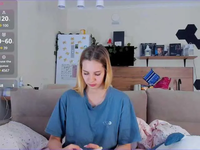 Live sex webcam photo for Girlalonehome #291369563