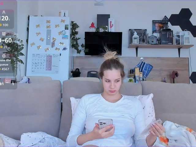 Live sex webcam photo for Girlalonehome #292126721