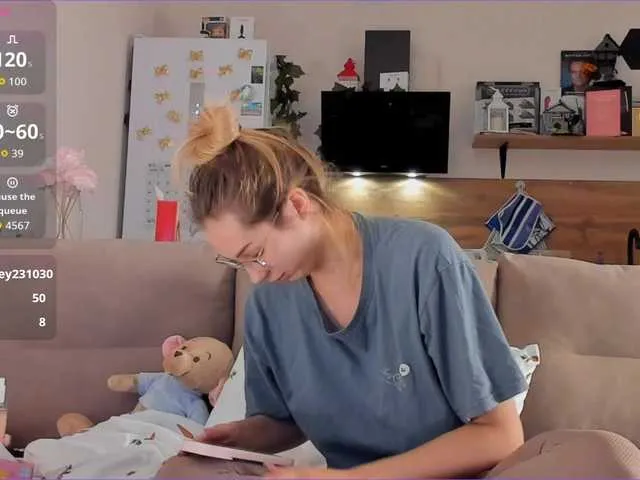 Live sex webcam photo for Girlalonehome #292281563