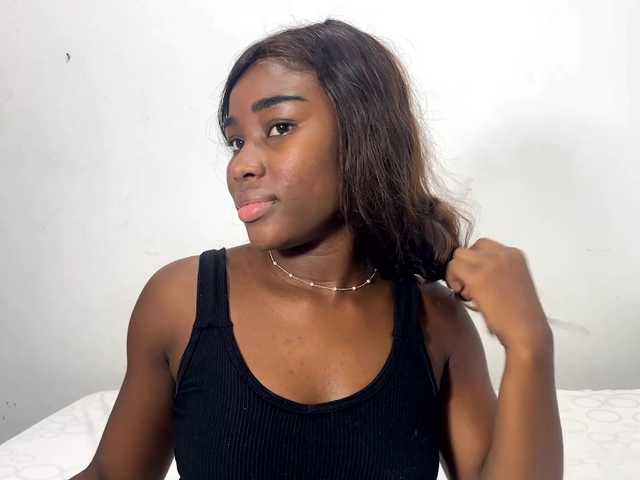 Live sex webcam photo for Girlstrong #277862294