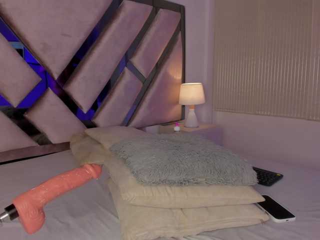 Live sex webcam photo for Gisell-Montoy #294217693