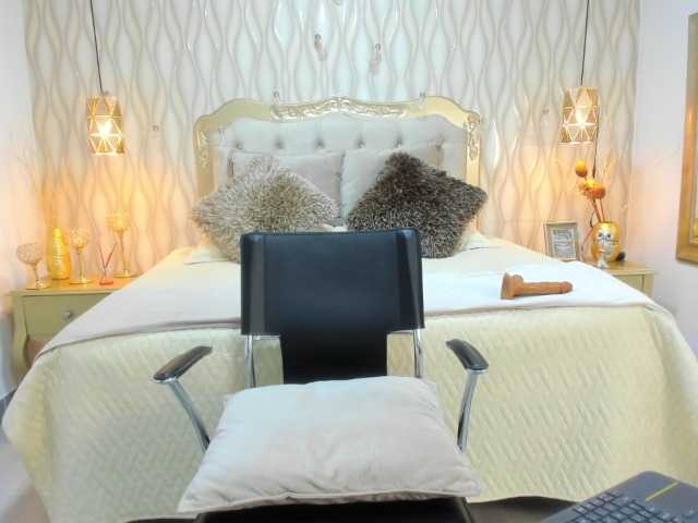 Live sex webcam photo for Giselle- #272007954