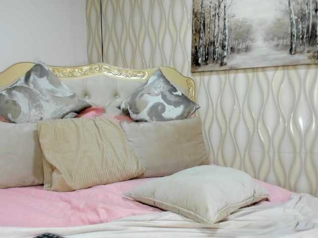 Live sex webcam photo for Giselle- #273023660