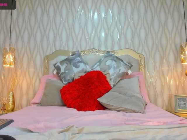 Live sex webcam photo for Giselle- #273523855