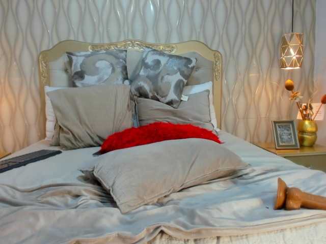 Live sex webcam photo for Giselle- #273558751