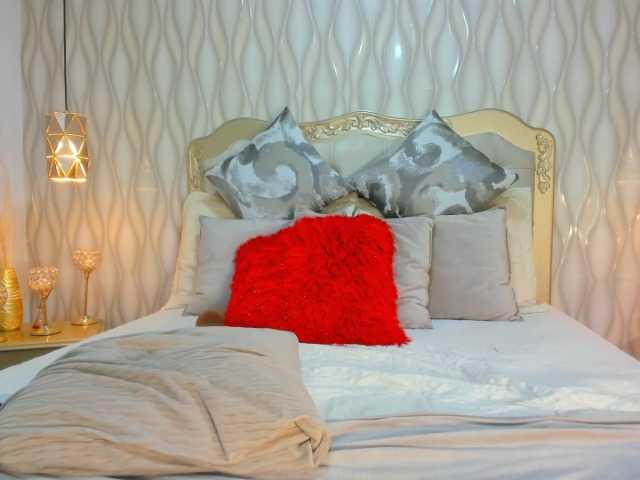 Live sex webcam photo for Giselle- #273600174