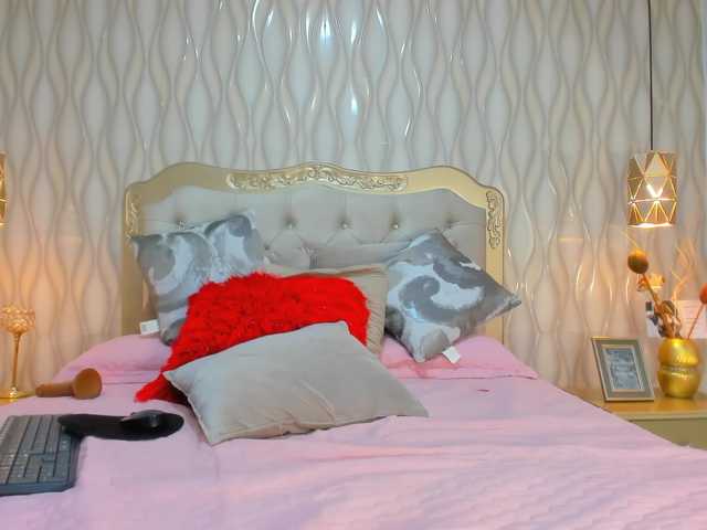 Live sex webcam photo for Giselle- #273844604