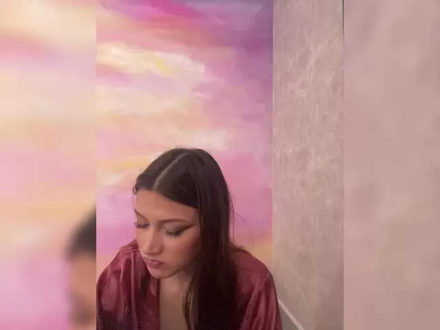 Live sex webcam photo for Gisellee-Roy #291385893