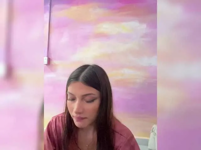 Live sex webcam photo for Gisellee-Roy #291460578