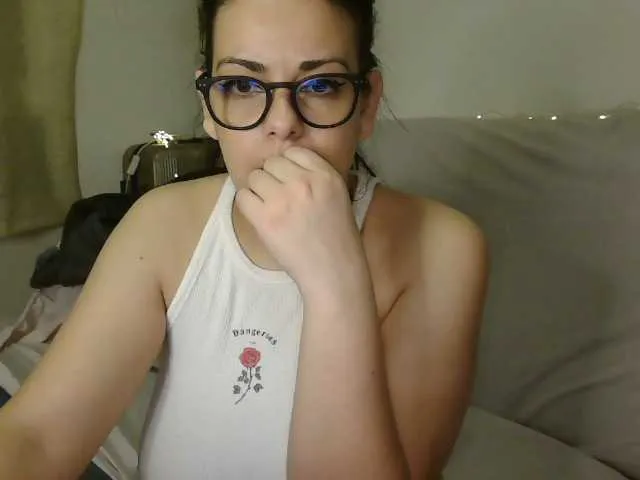 Live sex webcam photo for GiuliaHotXXX1 #276956551