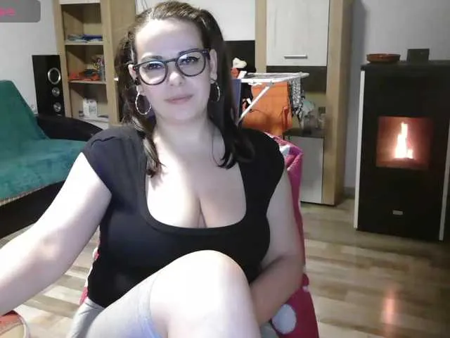 Live sex webcam photo for GiuliaHotXXX1 #290814708