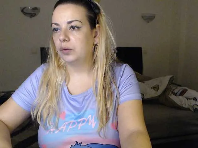 Live sex webcam photo for GiuliaHotXXX1 #292056370