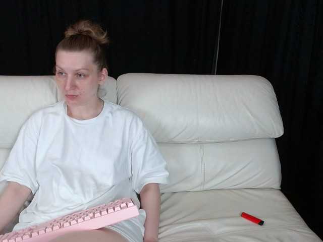 Live sex webcam photo for GlamChristine #273455178