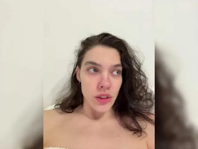 Live sex webcam photo for GlamModelHoney #290164282