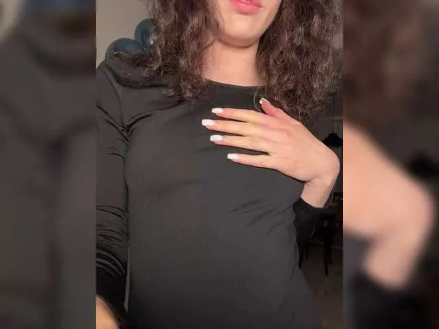 Live sex webcam photo for GlamModelHoney #290324703