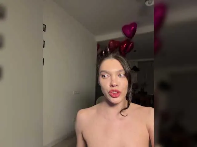 Live sex webcam photo for GlamModelHoney #292029525