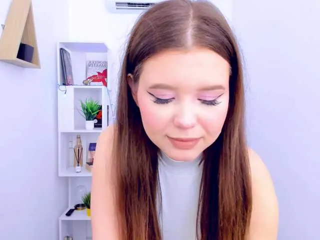 Live sex webcam photo for GlamorousGirl #290045920