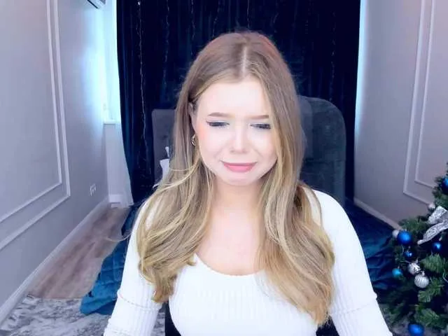 Live sex webcam photo for GlamorousGirl #290273330