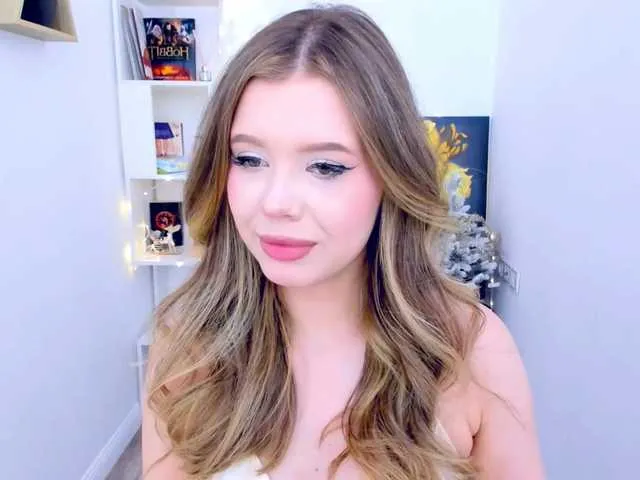 Live sex webcam photo for GlamorousGirl #290298774