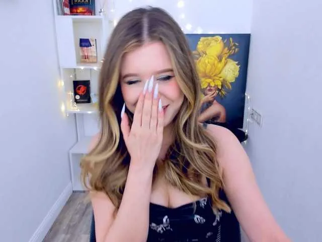 Live sex webcam photo for GlamorousGirl #290362232