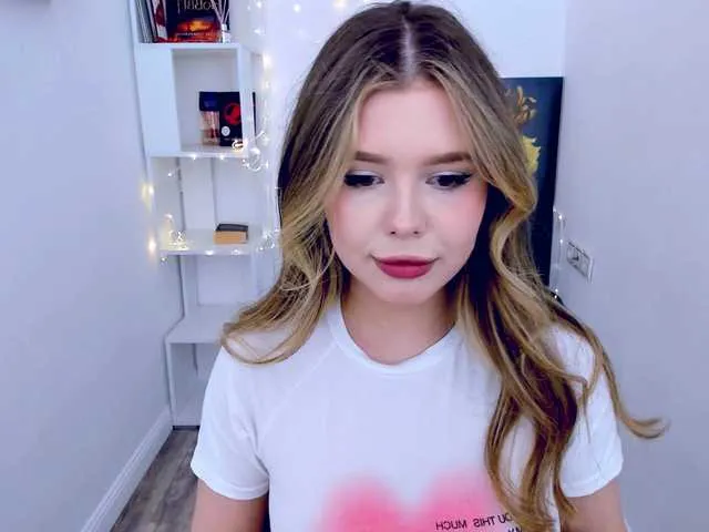 Live sex webcam photo for GlamorousGirl #290401913