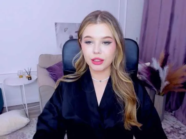 Live sex webcam photo for GlamorousGirl #290538382