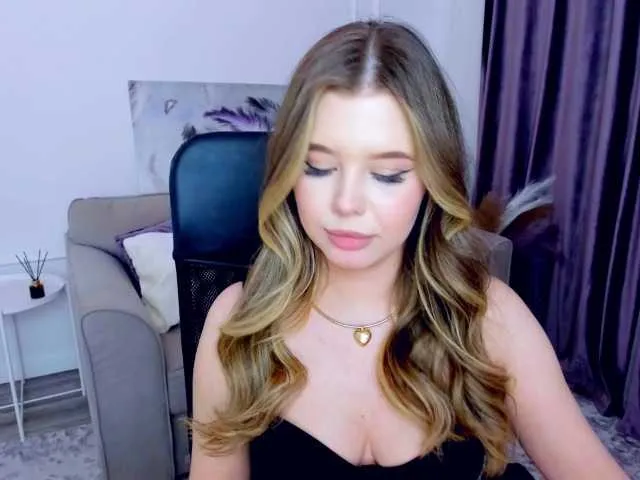 Live sex webcam photo for GlamorousGirl #290691733