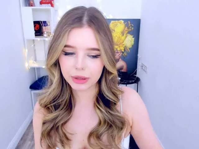 Live sex webcam photo for GlamorousGirl #290773696