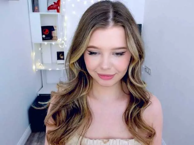 Live sex webcam photo for GlamorousGirl #290835484