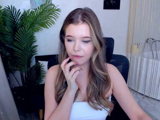 Live sex webcam photo for GlamorousGirl #290841144