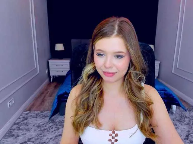 Live sex webcam photo for GlamorousGirl #290857399