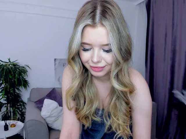 Live sex webcam photo for GlamorousGirl #291115121