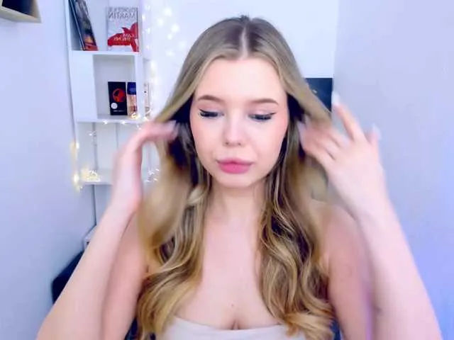 Live sex webcam photo for GlamorousGirl #291165355