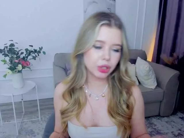 Live sex webcam photo for GlamorousGirl #291406577