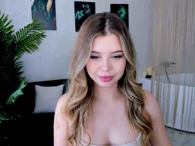 Live sex webcam photo for GlamorousGirl #291713980