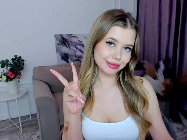 Live sex webcam photo for GlamorousGirl #291727938