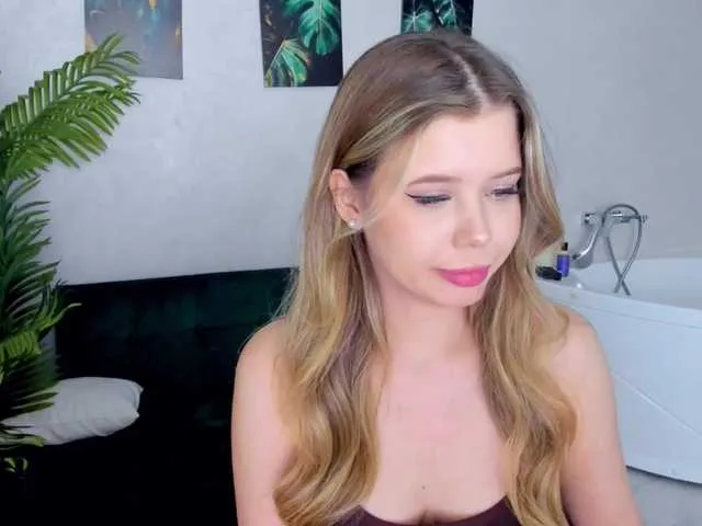 Live sex webcam photo for GlamorousGirl #291767418