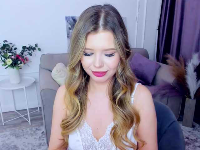 Live sex webcam photo for GlamorousGirl #291839196