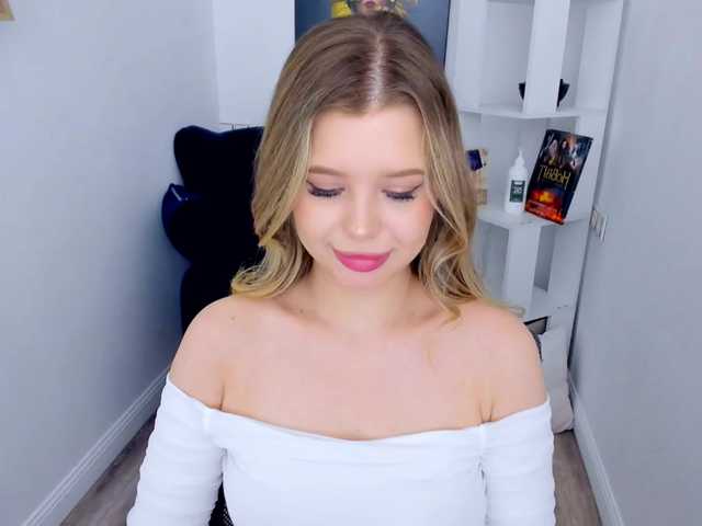 Live sex webcam photo for GlamorousGirl #291862871