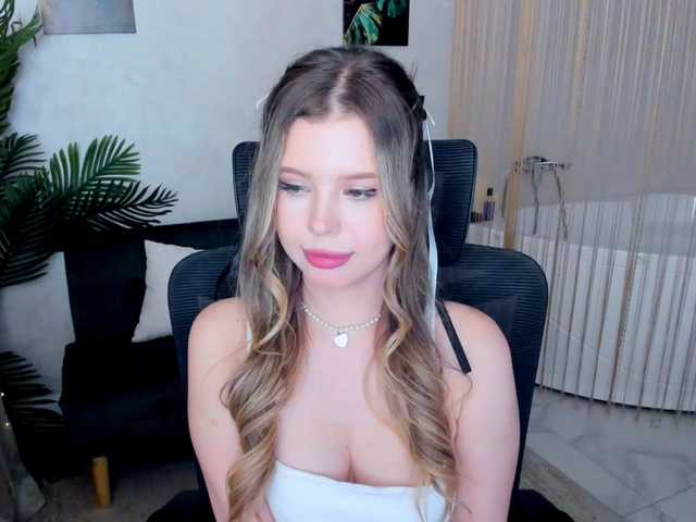 Live sex webcam photo for GlamorousGirl #291908740