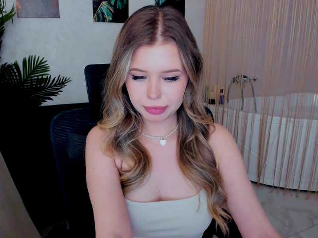 Live sex webcam photo for GlamorousGirl #291934863