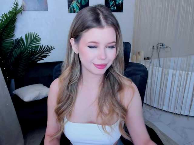 Live sex webcam photo for GlamorousGirl #291960718