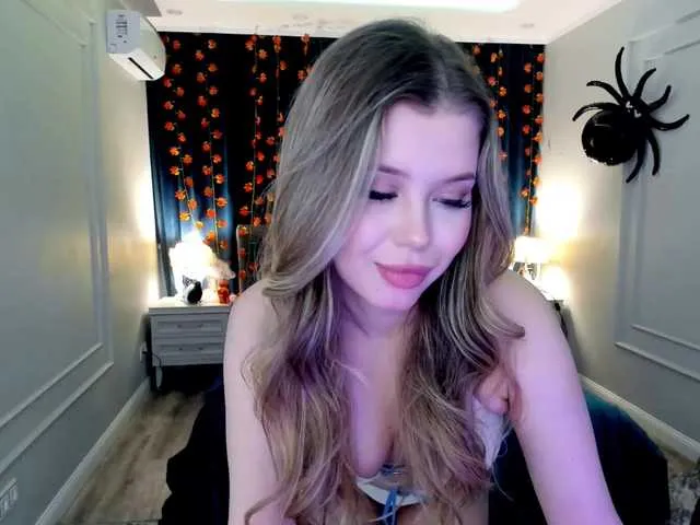 Live sex webcam photo for GlamorousGirl #292118104