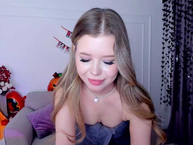 Live sex webcam photo for GlamorousGirl #292131964