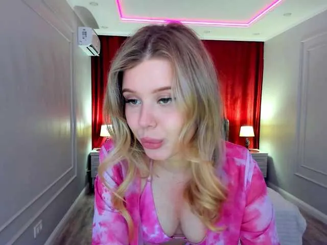 Live sex webcam photo for GlamorousGirl #293602362