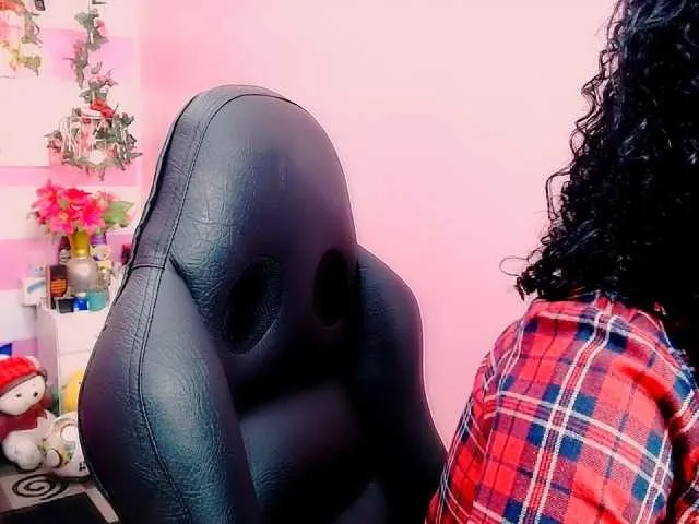 Live sex webcam photo for GlendaHolt #271718173