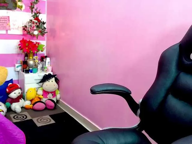 Live sex webcam photo for GlendaHolt #271720833