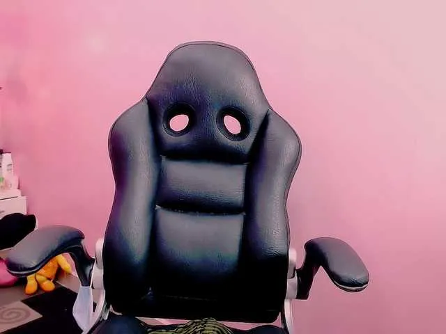 Live sex webcam photo for GlendaHolt #271775056