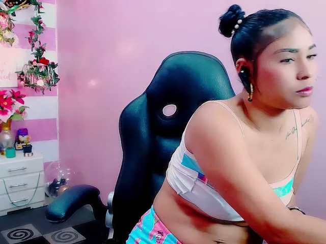 Live sex webcam photo for GlendaHolt #271944236